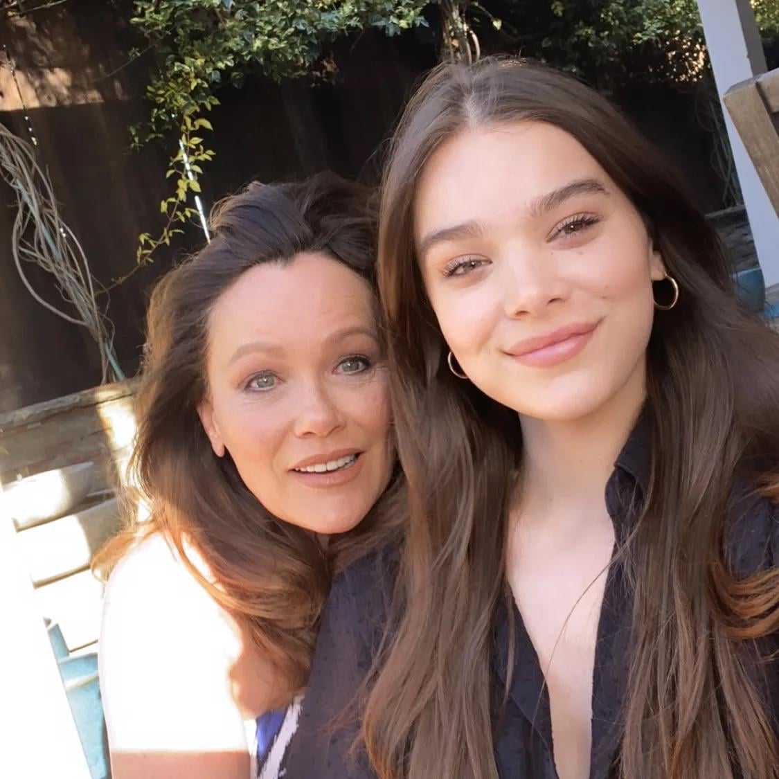 Hailee Steinfeld and her mom (Cheri)